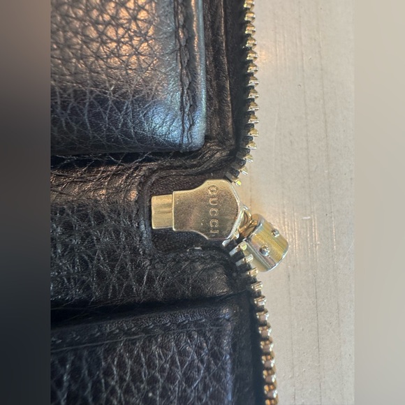 🛍️HP🛍️AUTHENTIC GUCCI👜 Soho Pebbled Leather Zip Around Long Wallet (Black) - Picture 9 of 15